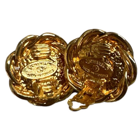 Chanel pearl earrings - Picture 4 of 4